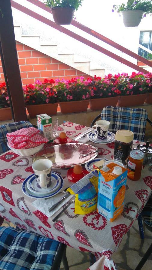 Guest House Djurdjica 드라말리 외부 사진