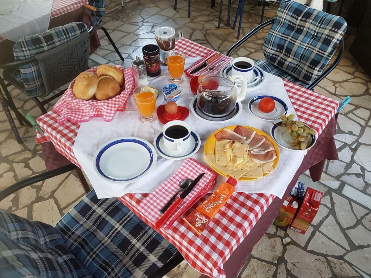 Guest House Djurdjica 드라말리 외부 사진